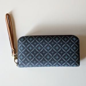 Fossil wallet clutch